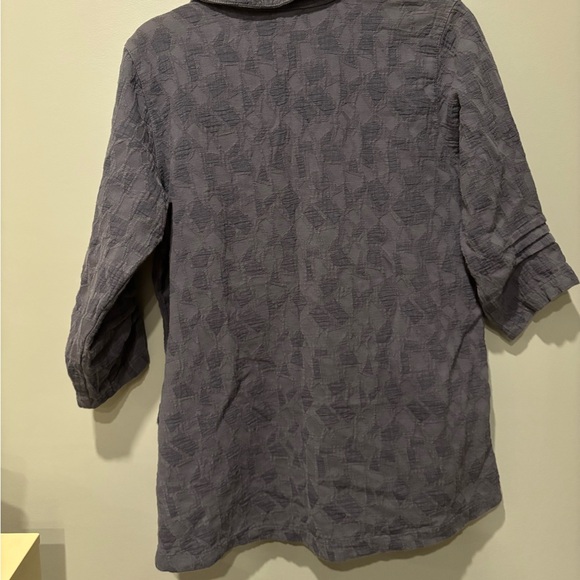 Vintage Gray Patterned Button-Up - Picture 9 of 9